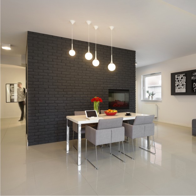 projekt salonu w stylu nowoczesnym pomysl na plytki w salonie projektant wnetrz poznan atoato architekt kominek elektryczny czarna cegla na scianie